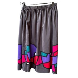 Vintage size M Satin geo print midi skirt.
